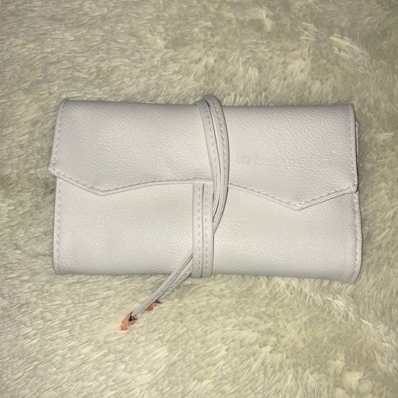 la Beauté Soi Vegan Makeup Brushes with Travel Case - Picture 1 of 8